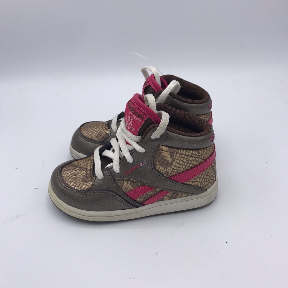 Reebok Girls size 7 adorable sneaker - Picture 2 of 6